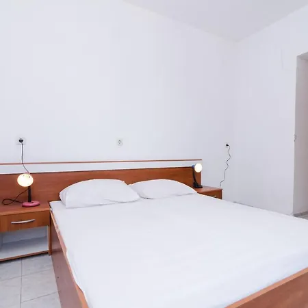 Pjestata 14440b * Ston